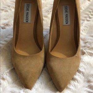 Steve Madden Nude Pointed Suede Pumps